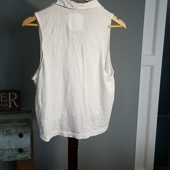 Abercrombie button down sleeveless shirt - Picture 3 of 8